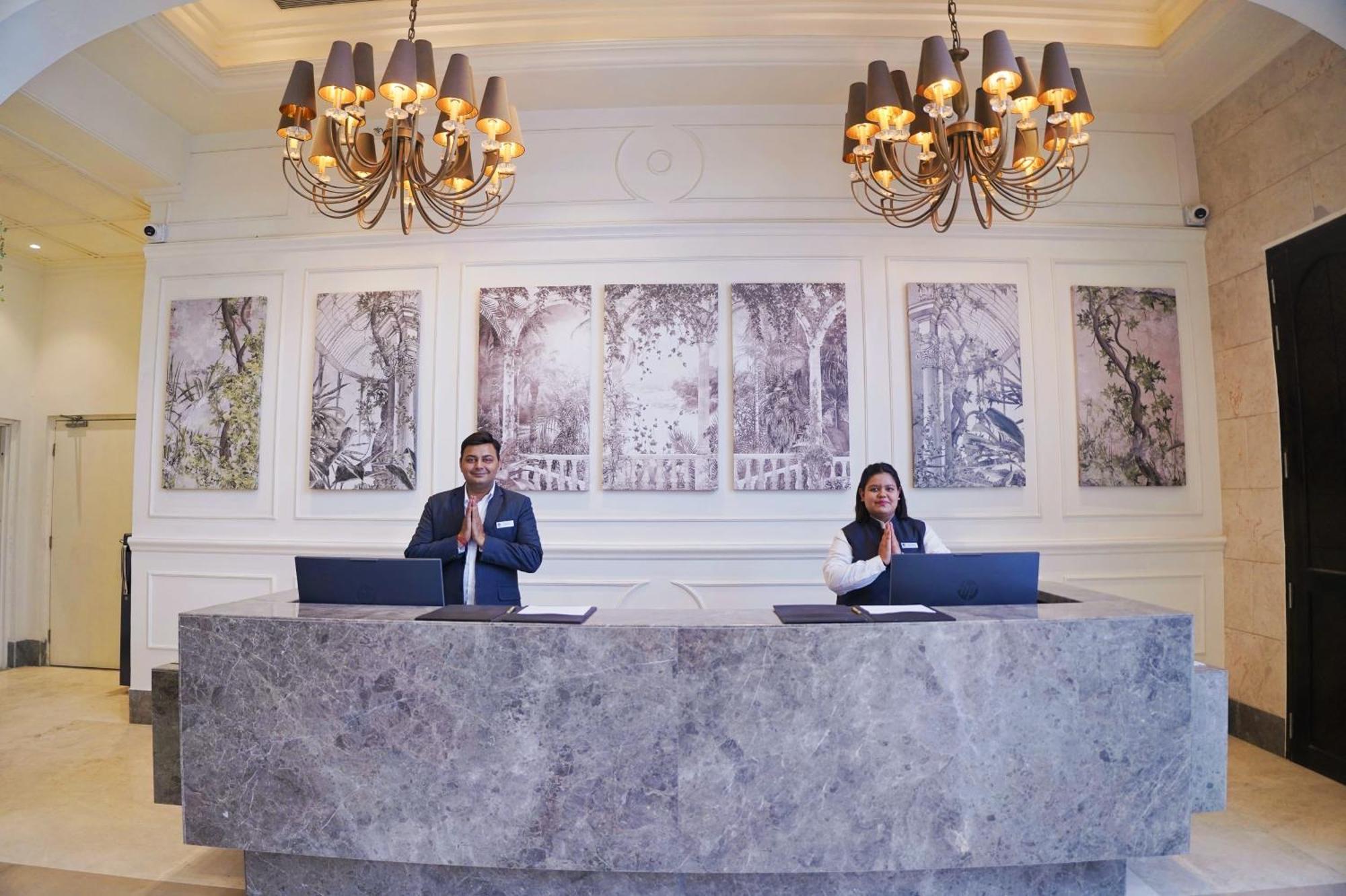 Rhythm Gurugram Hotel & Suites, Sohna Road คูร์เคาน์ ภายนอก รูปภาพ