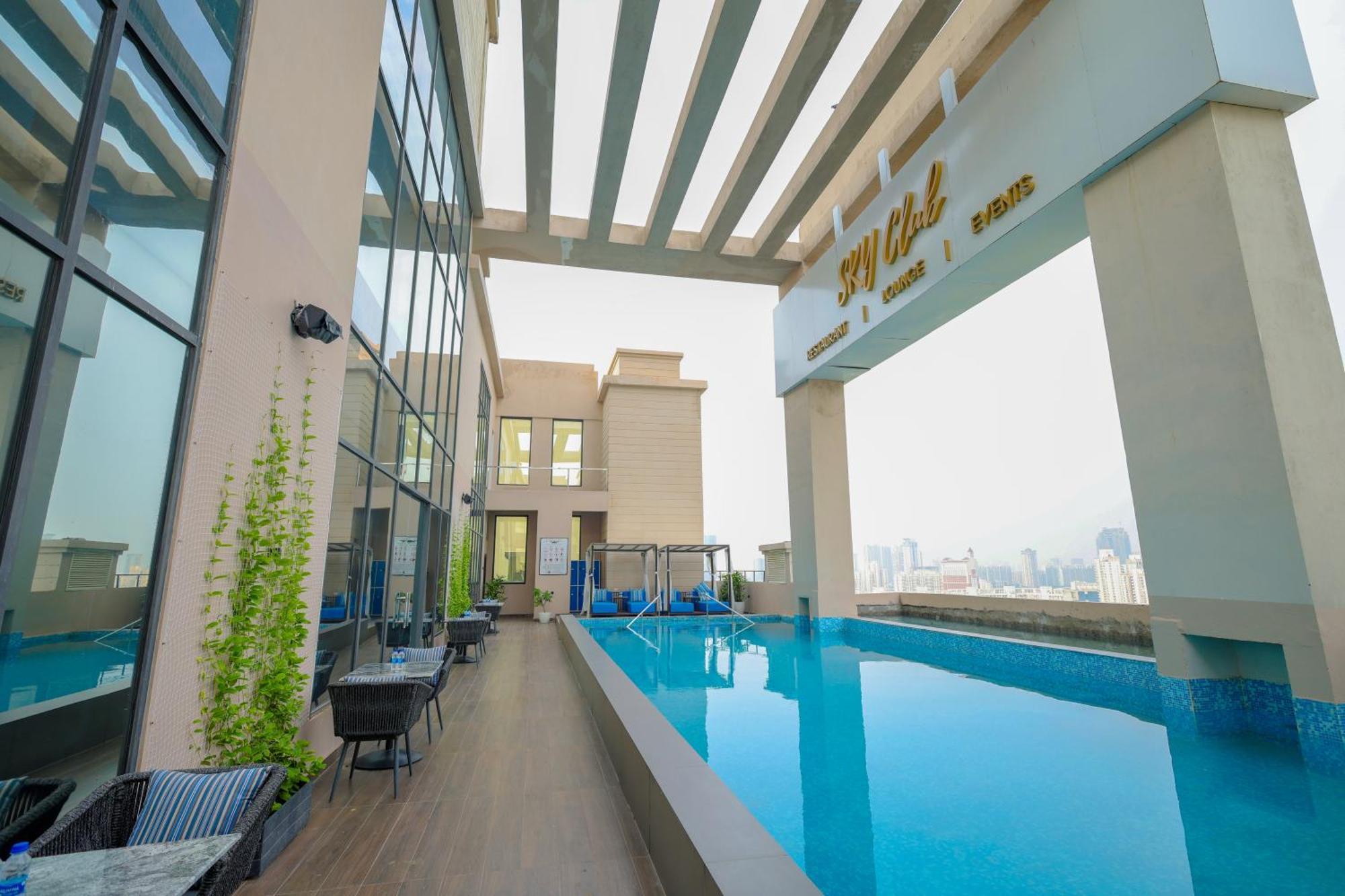 Rhythm Gurugram Hotel & Suites, Sohna Road คูร์เคาน์ ภายนอก รูปภาพ