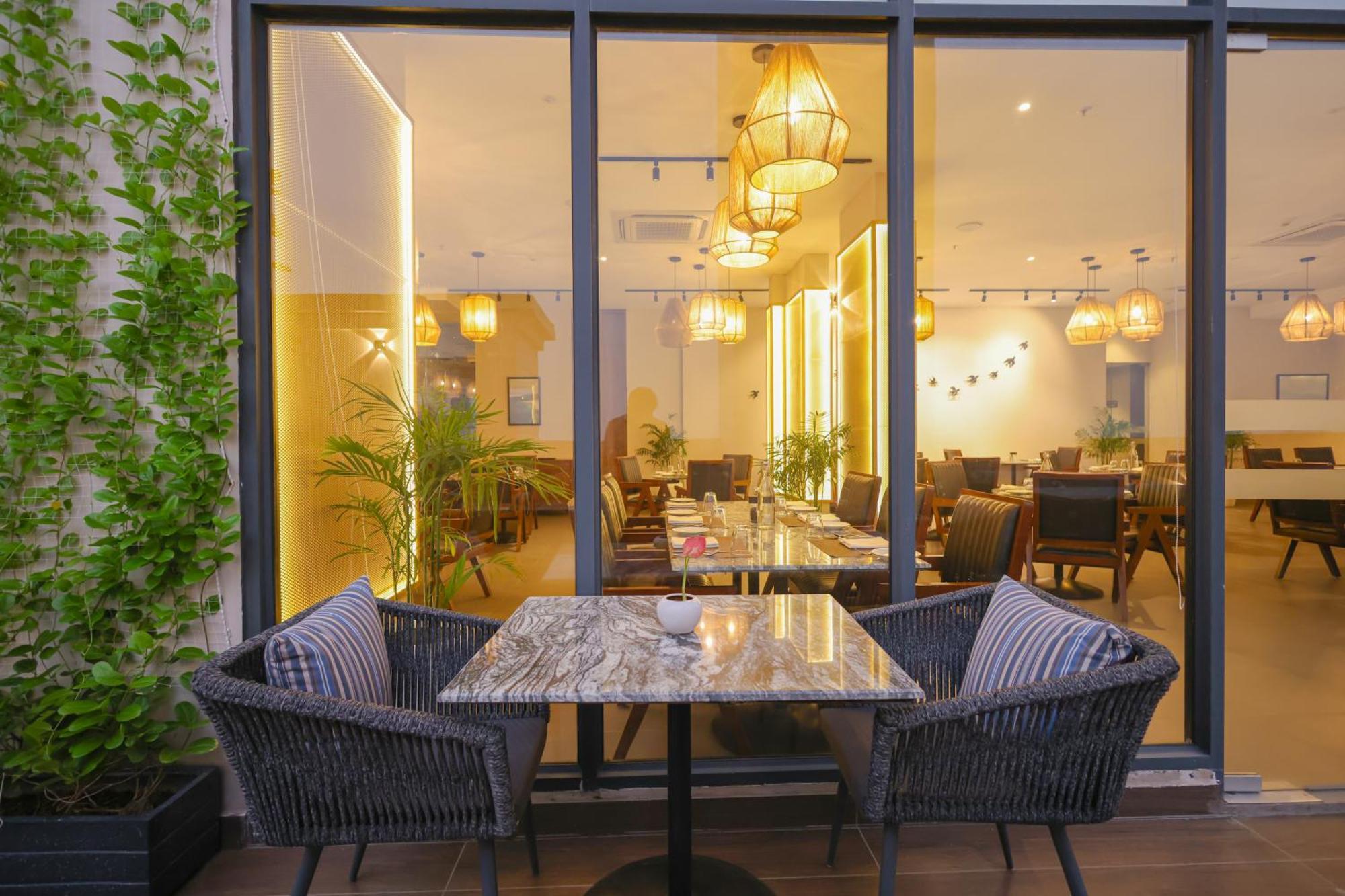 Rhythm Gurugram Hotel & Suites, Sohna Road คูร์เคาน์ ภายนอก รูปภาพ