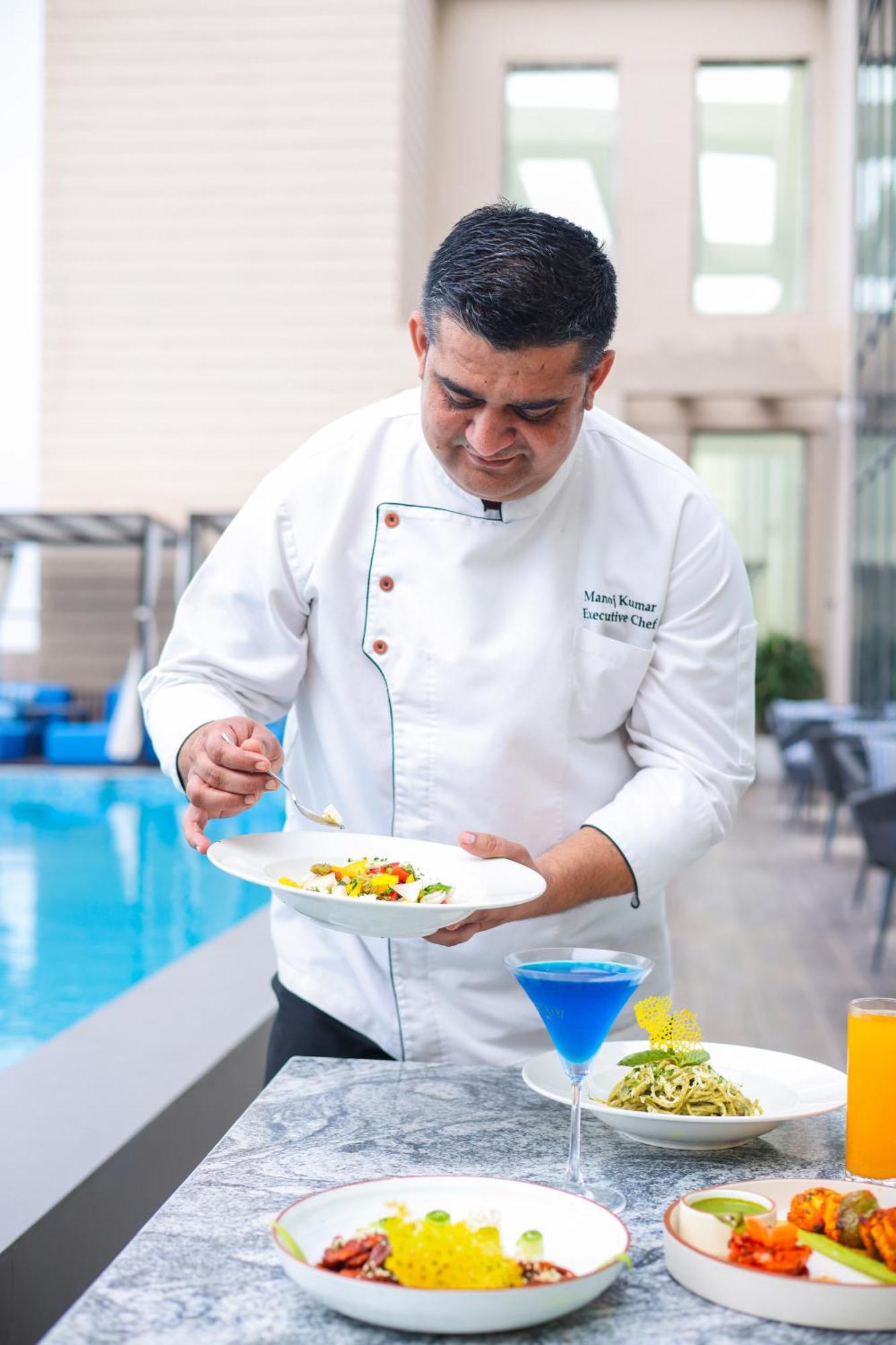 Rhythm Gurugram Hotel & Suites, Sohna Road คูร์เคาน์ ภายนอก รูปภาพ
