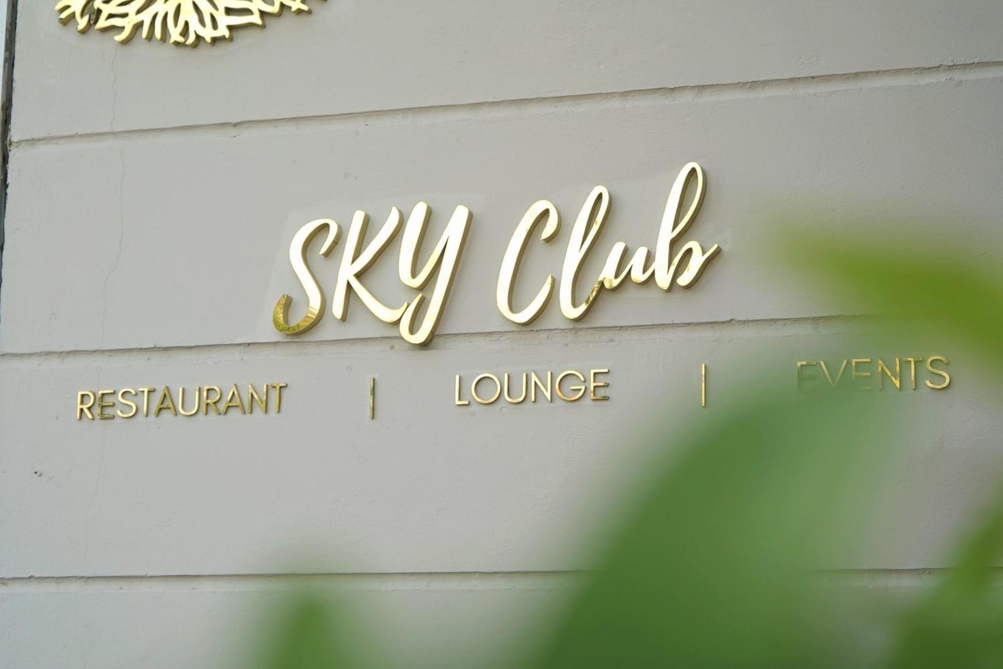 Rhythm Gurugram Hotel & Suites, Sohna Road คูร์เคาน์ ภายนอก รูปภาพ