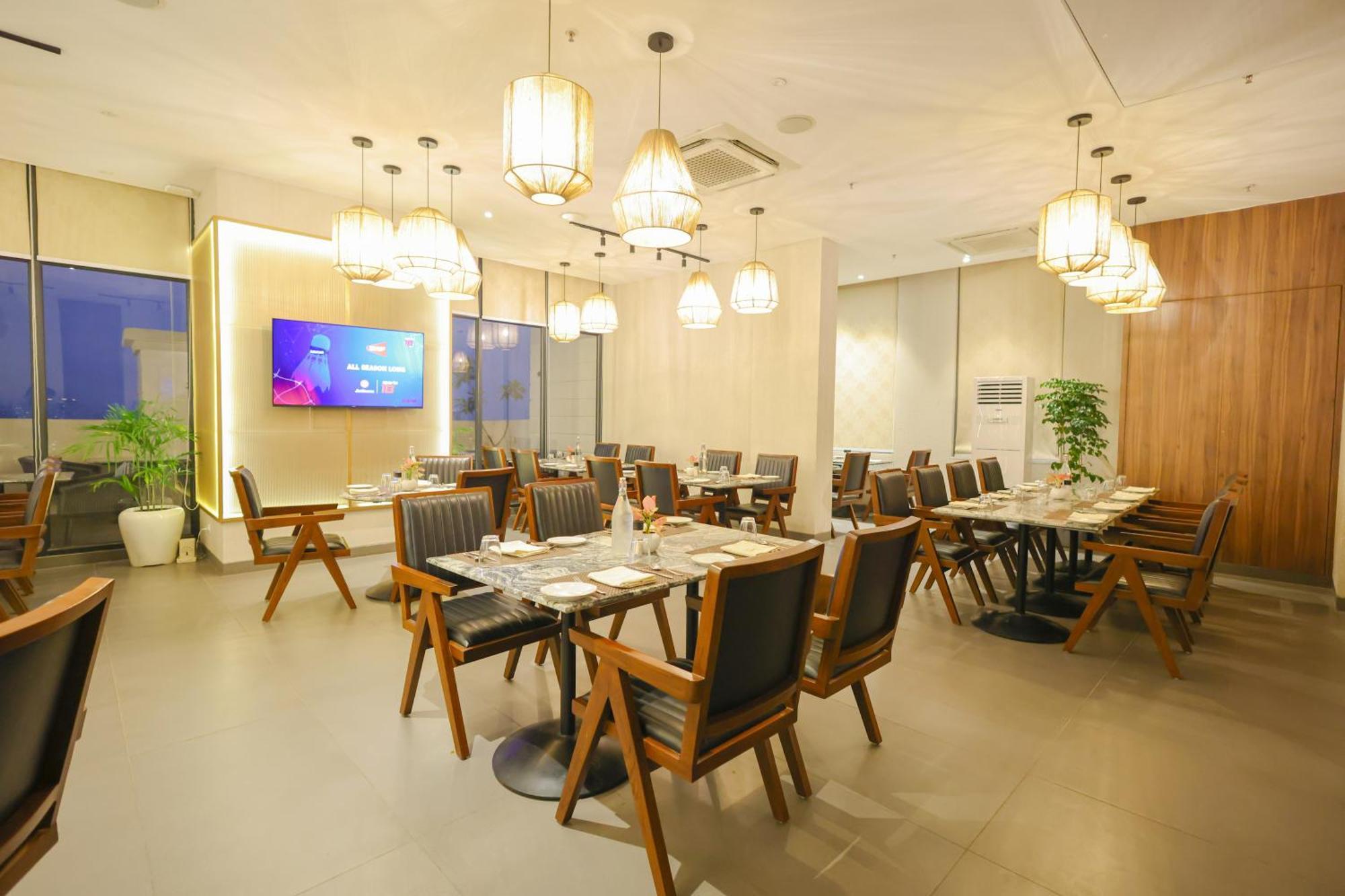 Rhythm Gurugram Hotel & Suites, Sohna Road คูร์เคาน์ ภายนอก รูปภาพ