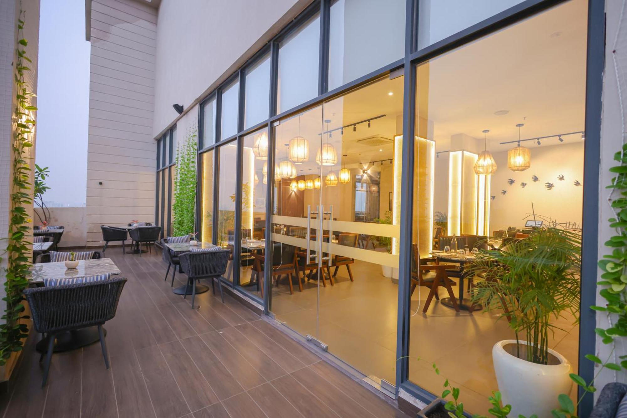 Rhythm Gurugram Hotel & Suites, Sohna Road คูร์เคาน์ ภายนอก รูปภาพ