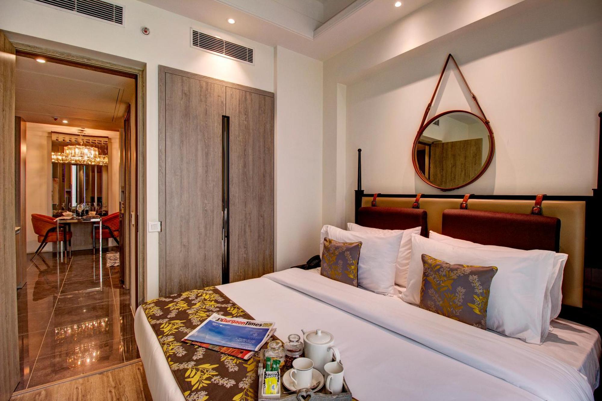 Rhythm Gurugram Hotel & Suites, Sohna Road คูร์เคาน์ ภายนอก รูปภาพ
